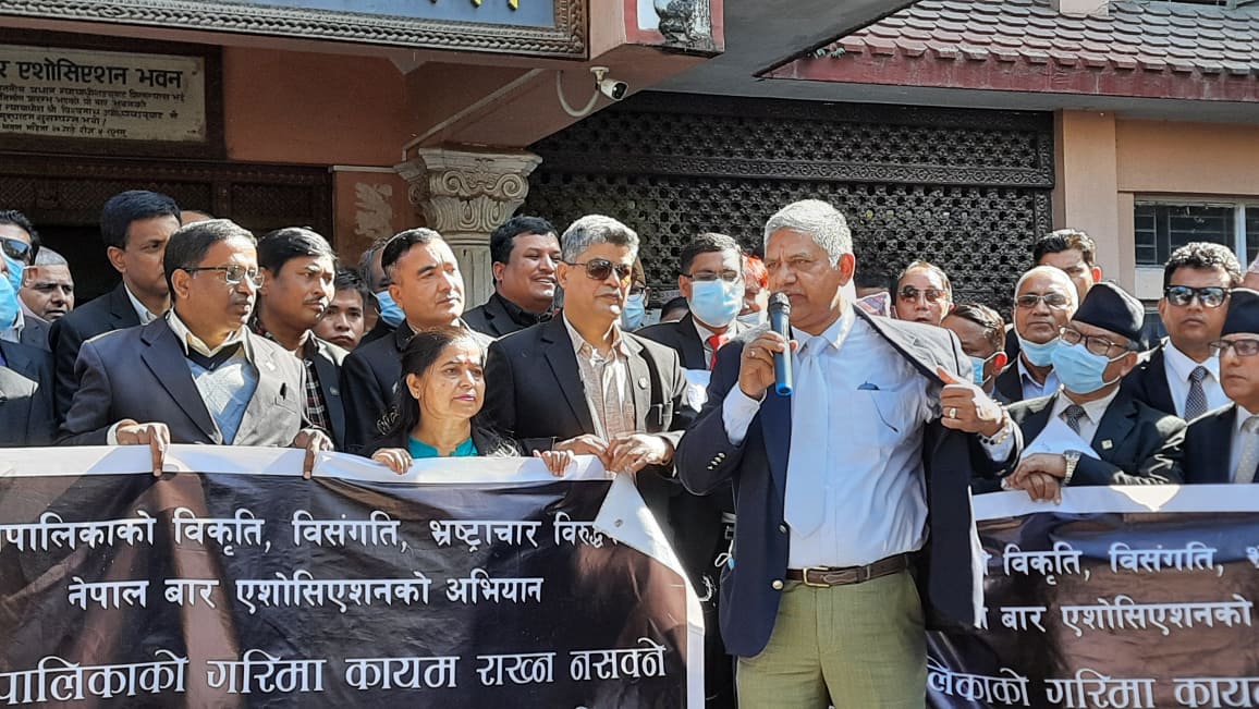 प्रधानन्यायाधीशले न्याय बेचेर सरकारसँग भाग मागे : वरिष्ठ अधिवक्ता शम्भु थापा